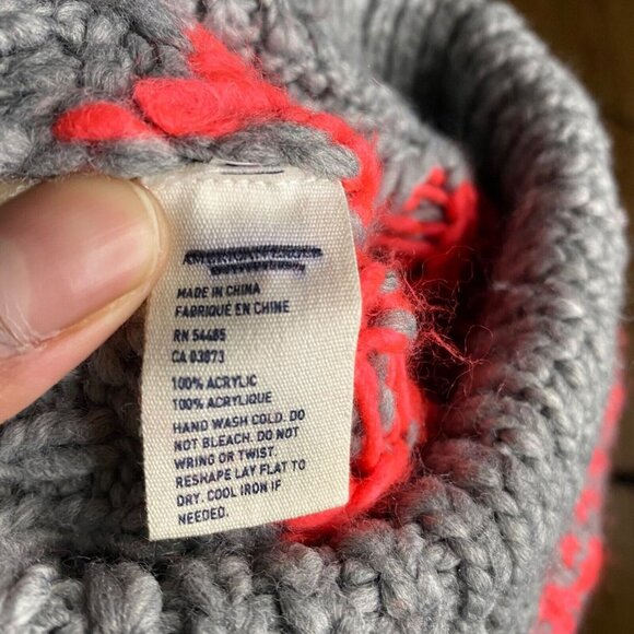 American Eagle Gray Patterned Knit Beanie - Picture 4 of 4